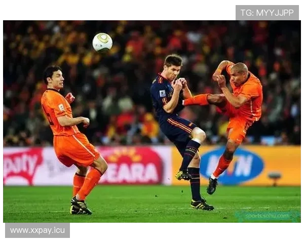 中国队捧起世界杯的漫画（带中国队踢世界杯的小说）sports